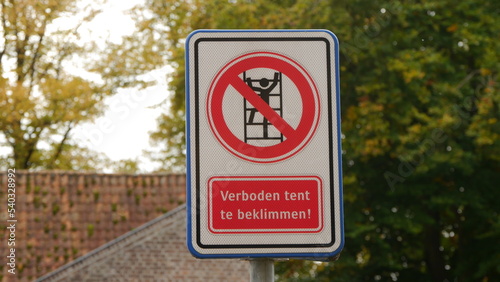 Verbotsschild: Nicht aufs Dach klettern, Niederlande