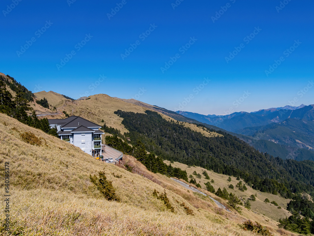 Fototapeta premium Sunny view of the landscape of Hehuanshan