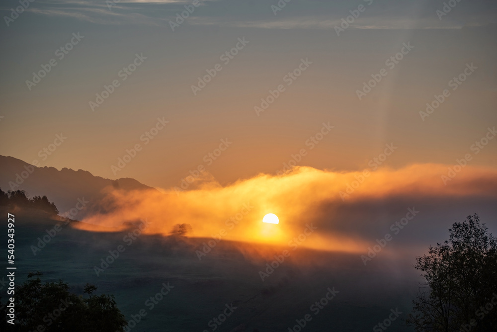 Obraz premium sunrise in the fog