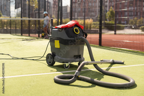 professional vacuum cleaner for the tennis court