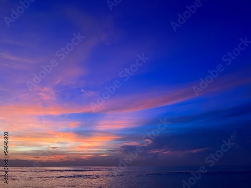 sunset over the ocean © Тема Голышманов