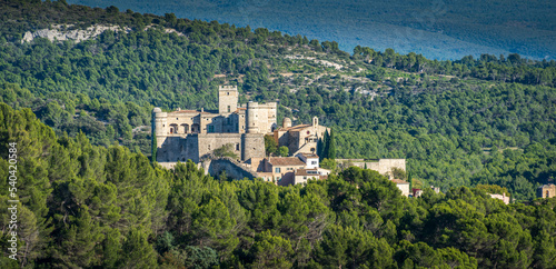 Fotografija the beautiful medieval town of Le Barroux, vaucluse ,Provence, France