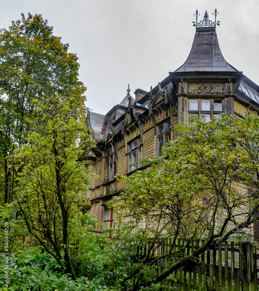 Fototapeta premium Messmacher's dacha in Shuvalovsky park.
