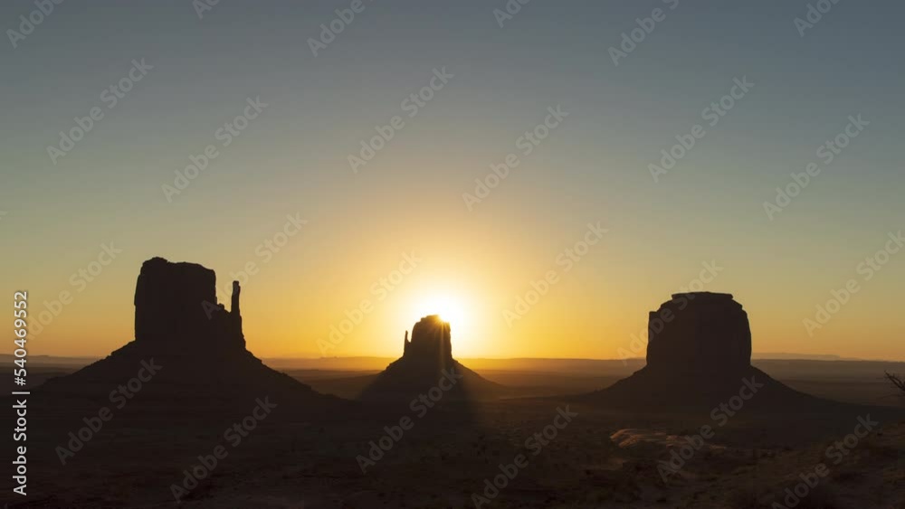 Sunrise a the Monument Valley in Utah Sunrise a the Monument Valley in Utah