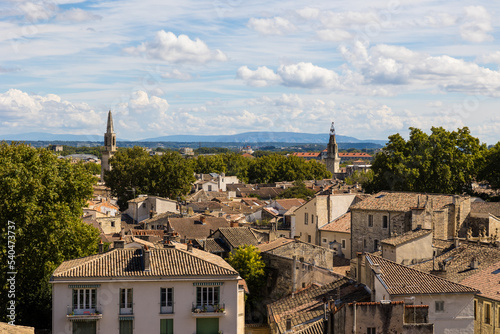 Panorama depuis le Jardin des Doms sur Avignon et les clochers des Augustins et de l'Eglise Saint-Symphorien-des-Carmes