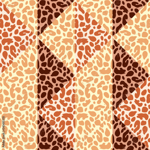 Abstract leopard skin mosaic seamless pattern design. Geometric animal skin endless background. Vintage cheetah fur wallpaper.