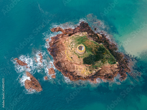 Cuadro en lienzo Portelet Tower, Jersey, is a Martello tower that the British built in 1808 on th