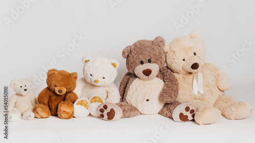  Teddybären auf hellem Hintergrund © Alena Vilgelm