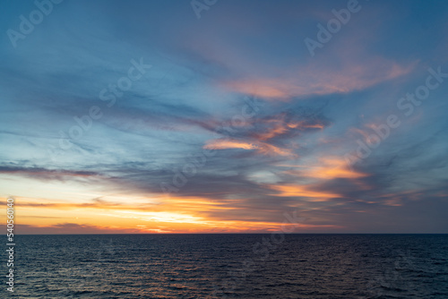 Wolkengebilde in der Abenddämmerung