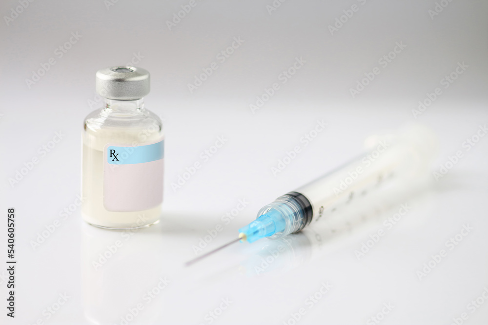 Medical vial of injection medicine and hypodermic needle Medical vial of injection medicine and hypodermic needle