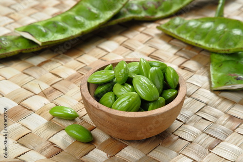 Raw Pete or Petai ,Popular Stinky Bitter Bean.In Indonesia, Malaysia and Singapore, is known as petai or petai.in Thailand, petai is known as sator or sataw, in the Philippines it is known as u'pang