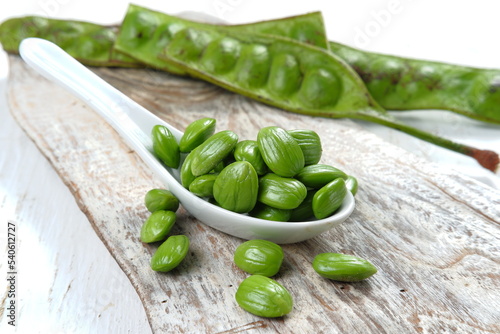 Raw Pete or Petai ,Popular Stinky Bitter Bean.In Indonesia, Malaysia and Singapore, is known as petai or petai.in Thailand, petai is known as sator or sataw, in the Philippines it is known as u'pang