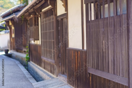日本の古い家並み © hakuto