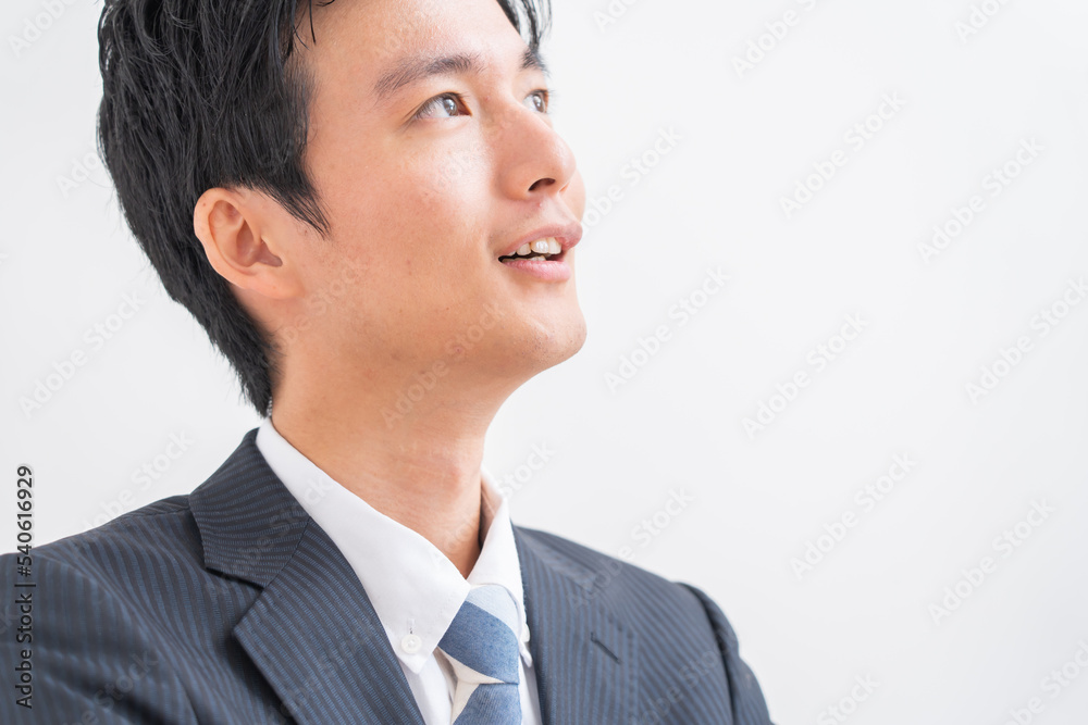 スーツを着た日本人男性 スーツを着た日本人男性