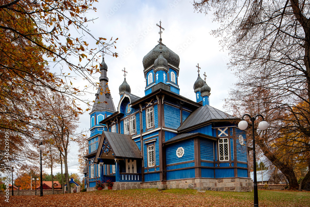 Cerkiew Prawosławna na Podlasiu, Podlasie, jesienny krajobraz - obrazy, fototapety, plakaty 