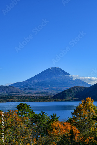 初秋の富士山 © T.N.