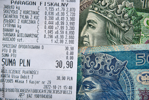paragon fiskalny ,polskie banknoty ,podatki  photo