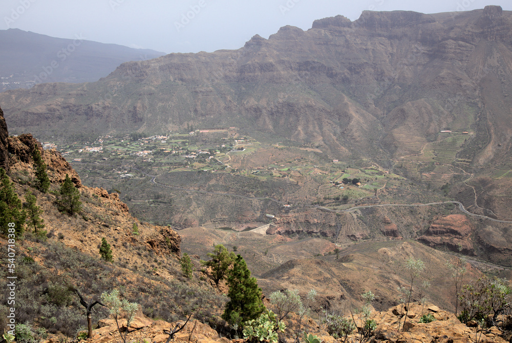 Gran Canaria, landscape of the southern montainous part of the island, hiking route from Cruz Grande to Arteara in 
Pilancones Natural Park 