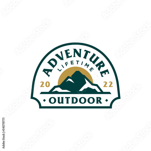 mountain retro badge logo. Nature outdoor hipster label icon design.  Camping logo vector