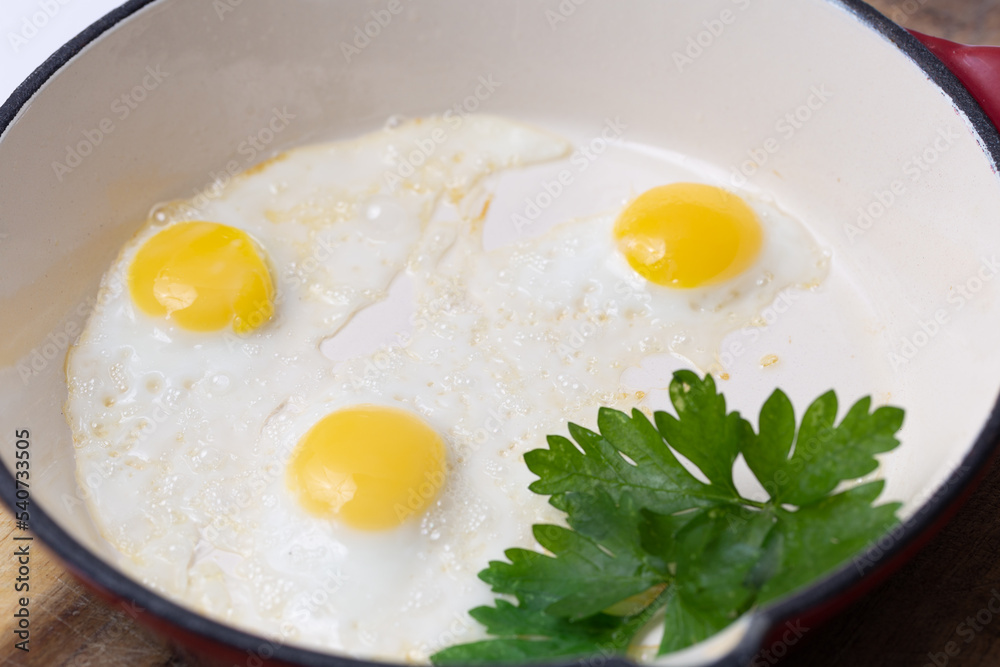 fried quail eggs with parsley fried quail eggs with parsley