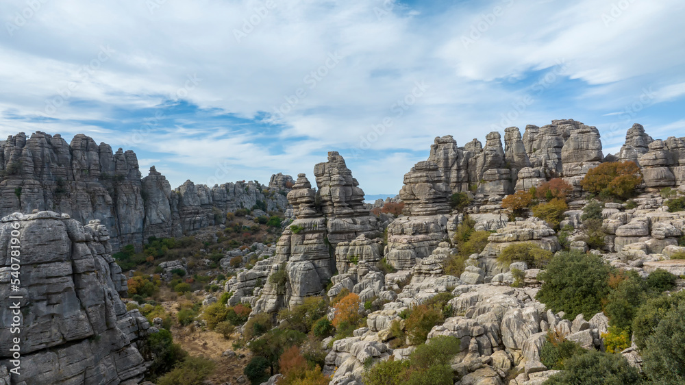 llegada del otoño en el paraje natural del torcal de Antequera, Andalucía