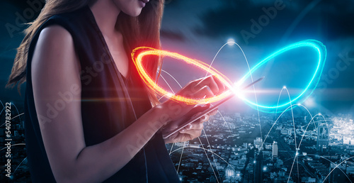 Bild auf Leinwand Businesswoman Virtual reality VR simulation infinity symbol connecting unlimited