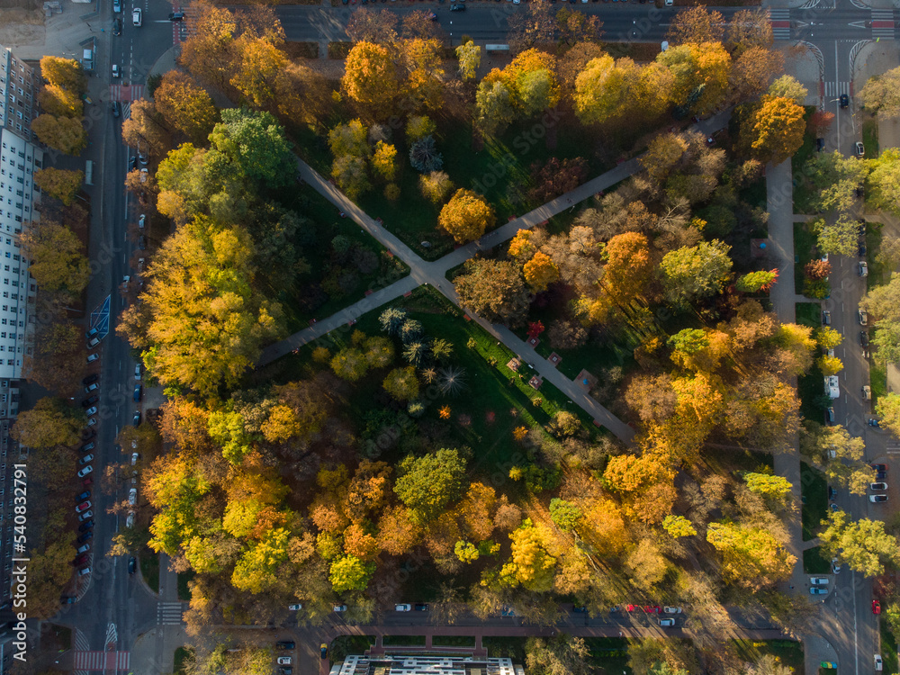 Kraków (Nowa Huta) w Jesiennych Kolorach z drona. Krakow (Nowa Huta) in Autumn Colors from a drone. - obrazy, fototapety, plakaty 
