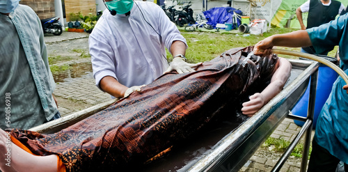 фотографія training on how to wash the corpse the Islamic way