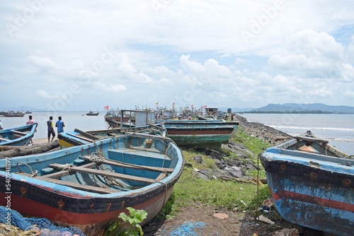 abandoned fishing wooden boats 