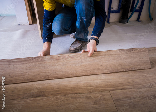 Photos Pose de parquet dans une pièce
