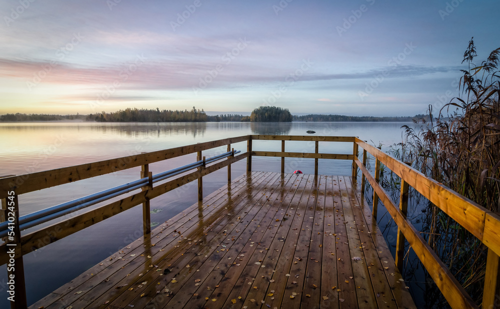 Fototapeta premium Wooden bridge in autumn colors