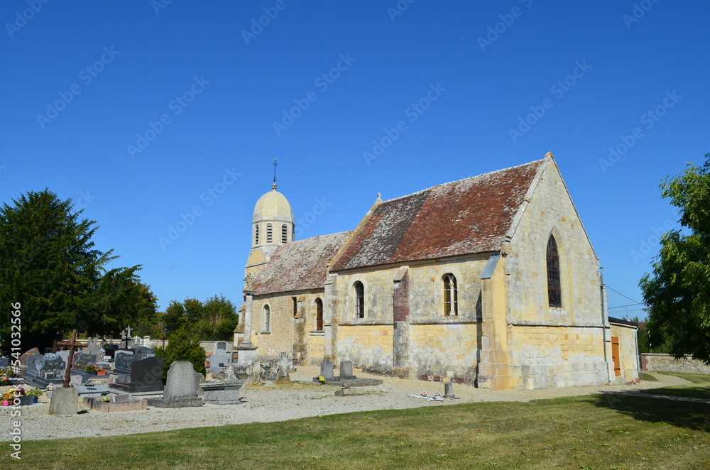 L'église d'Escures sur Favières (Calvados - Normandie - France)