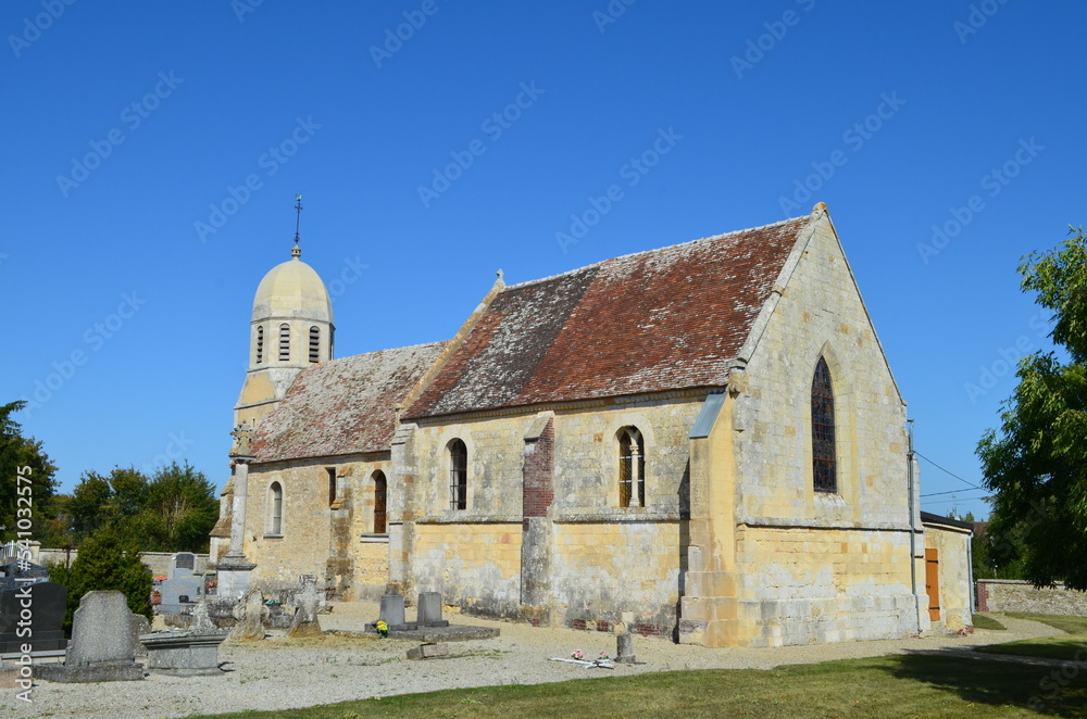 L'église d'Escures sur Favières (Calvados - Normandie - France)