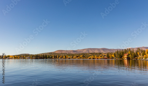 Fototapeta Naklejka Na Ścianę i Meble -  Beautiful Autumn Landscape on Granby Lake in the Colorado Rocky Mountains