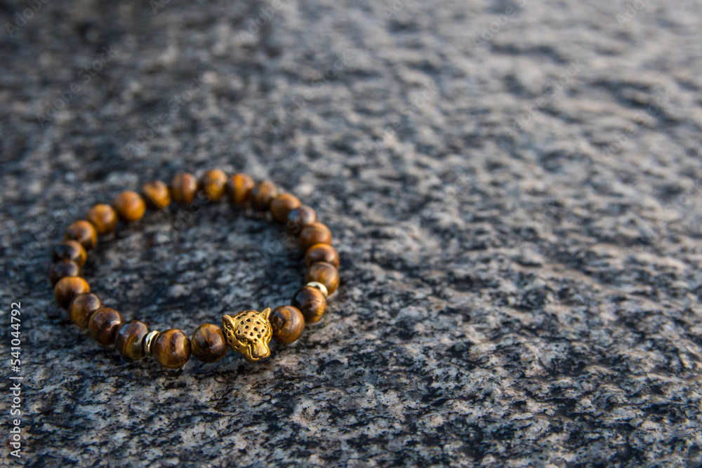 Photos of men's women's natural stone bracelets Photos of men's women's natural stone bracelets