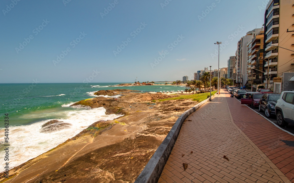 Obraz premium calçadão da praia das castanheiras, praia dos namorados, Guarapari região metropolitana de Vitória, Espirito Santo, Brasil