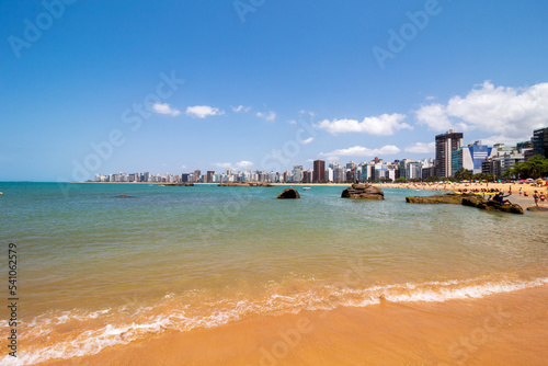 prédios e a onda da praia da costa, Itaparica, Vila Velha, Vitória, Espirito Santo, Brasil