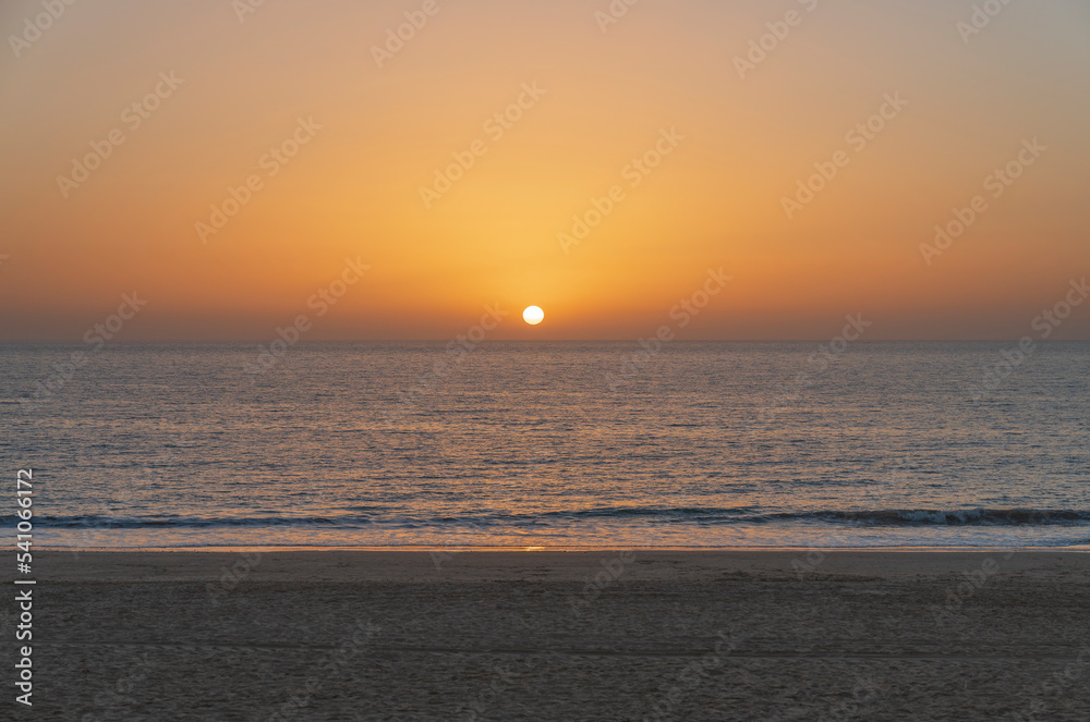ATARDECER EN LA PLAYA DE CHIPIONA ATARDECER EN LA PLAYA DE CHIPIONA