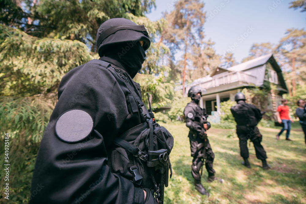 The capture group is preparing for the task. Riot police in uniform for surgery. The capture group is preparing for the task. Riot police in uniform for surgery.