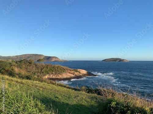 Vista do mirante da praia de piratininga em Niterói photo