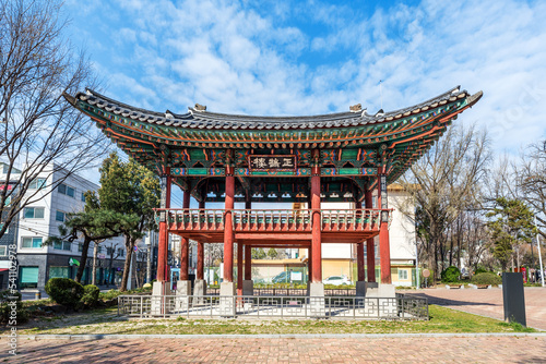 정곡루, 조선시대 병마절도사영문, 청주 중앙공원내에 위치