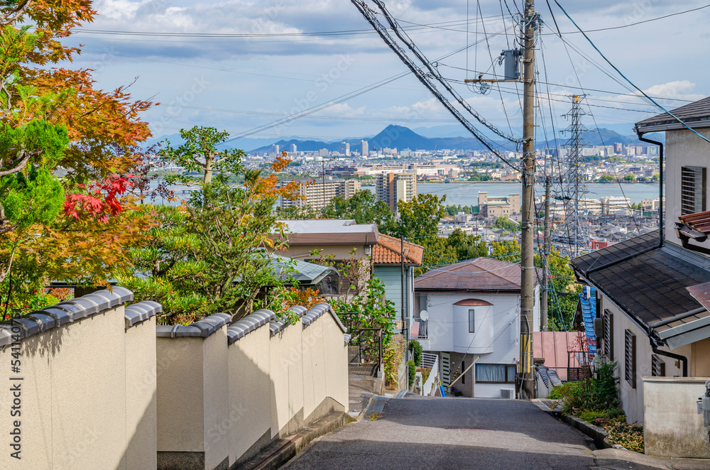 滋賀県の大津市の都市風景