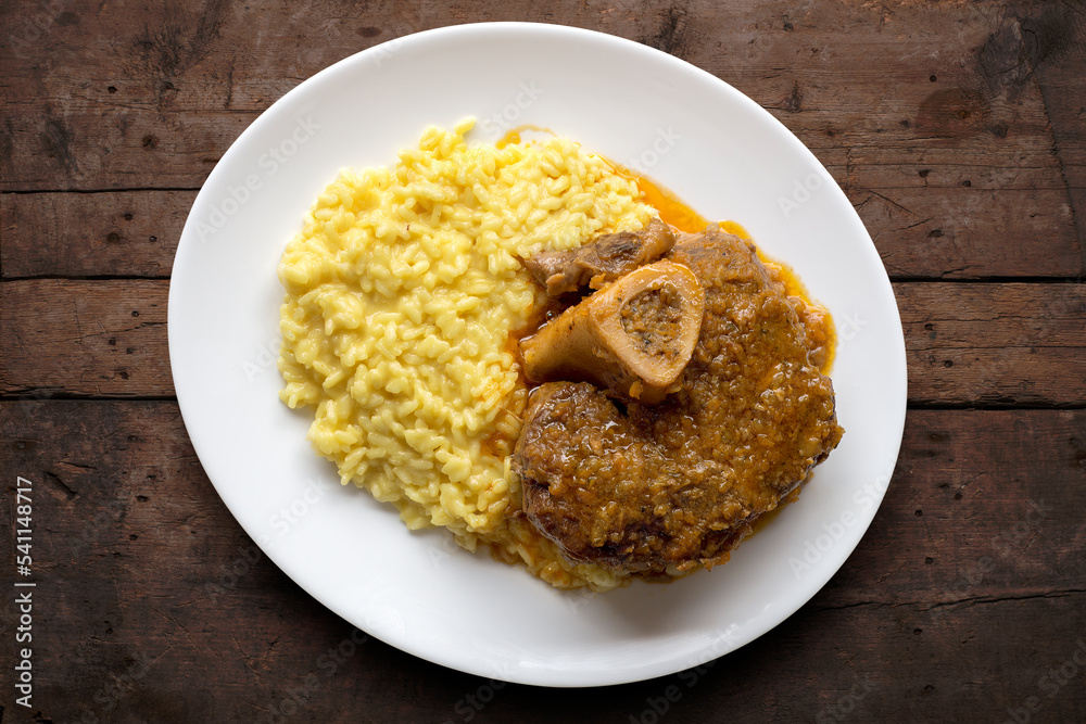 Milanese risotto with saffron and braised veal