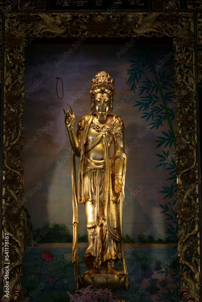 Song Dynasty art style Wood carving guanyin in thailand