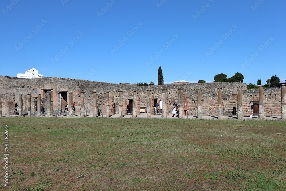 Pompei - Scorcio dal Quadriportico dei Teatri