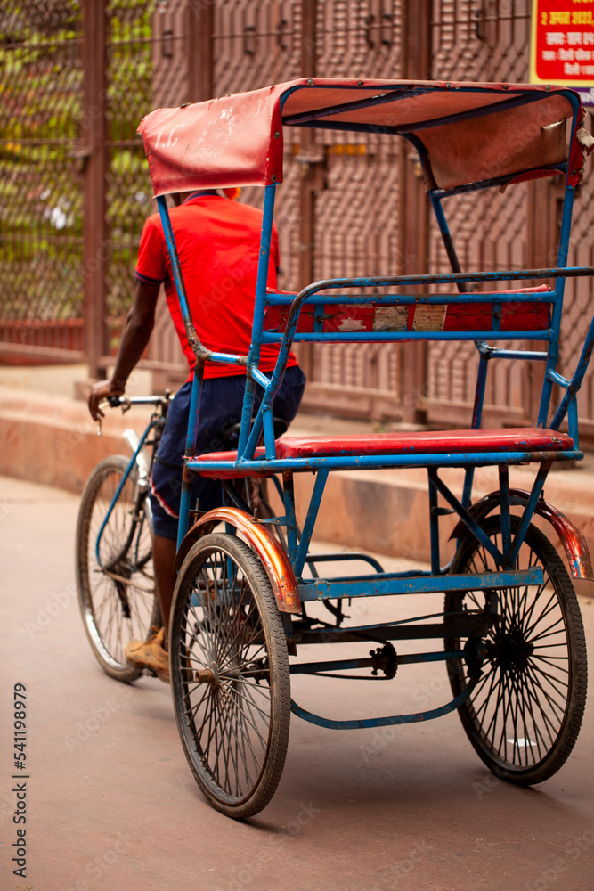 Bicicleta taxi en Delhi, India.