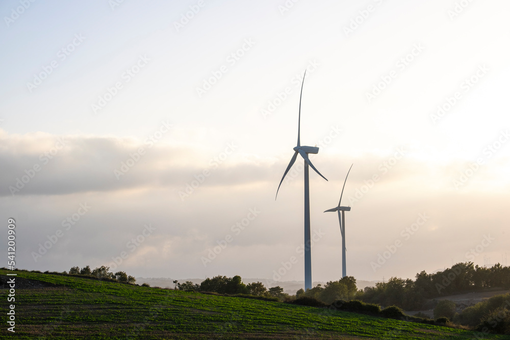 Obraz premium Wind turbines with the sky in the background in Spain