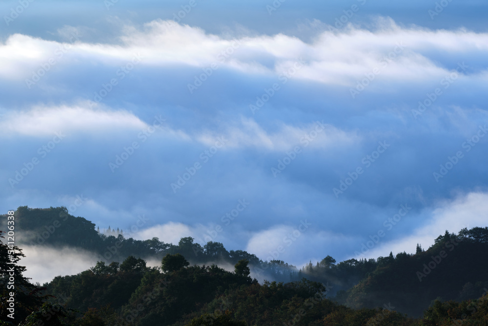 Sea of clouds and mountains, Oct 16, 2022B2