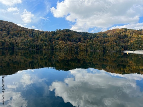 Obraz na płótnie Jezioro Rożnów , Jezioro Rożnowskie ,Rożnów ,Zalew Rożnów , Tama Rożnów ,Tama w Rożnowie w salonie