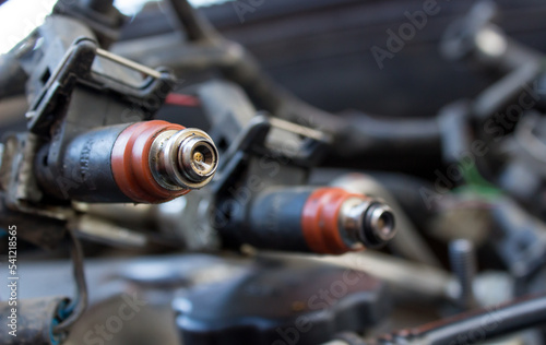 Repair of the fuel frame of the car engine. Engine injection system, replacement of rubber sealing rings